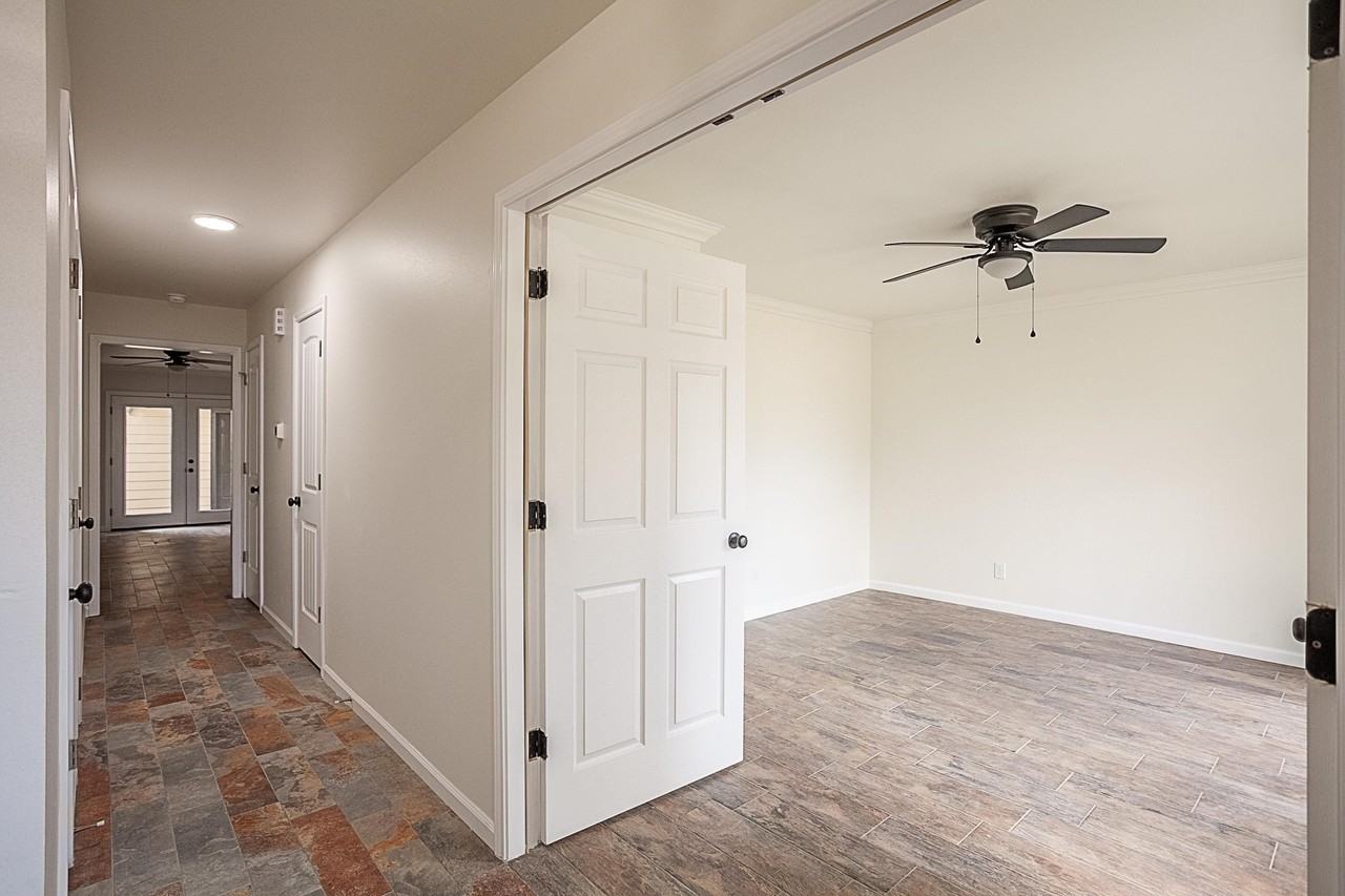 6317 Ivanhoe Ln - Photo 6 of 36