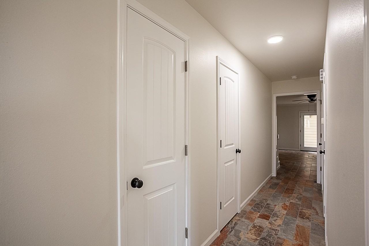 6317 Ivanhoe Ln - Photo 7 of 36