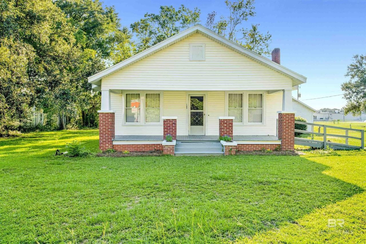 109 Armstrong Ave - Photo 4 of 26