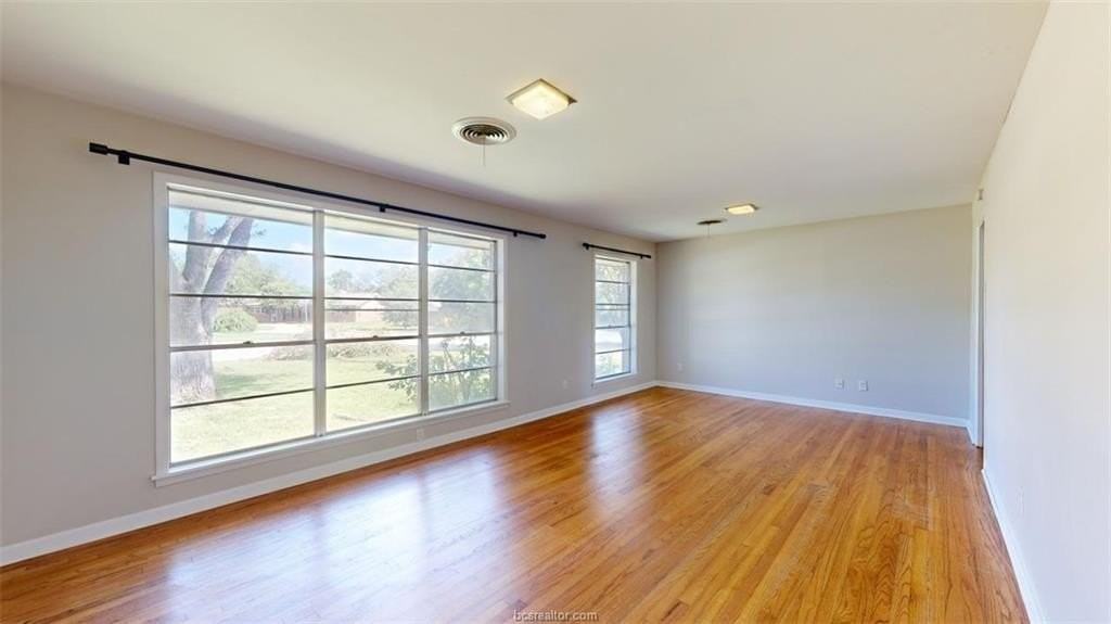 203 Brookside Dr W - Photo 3 of 37