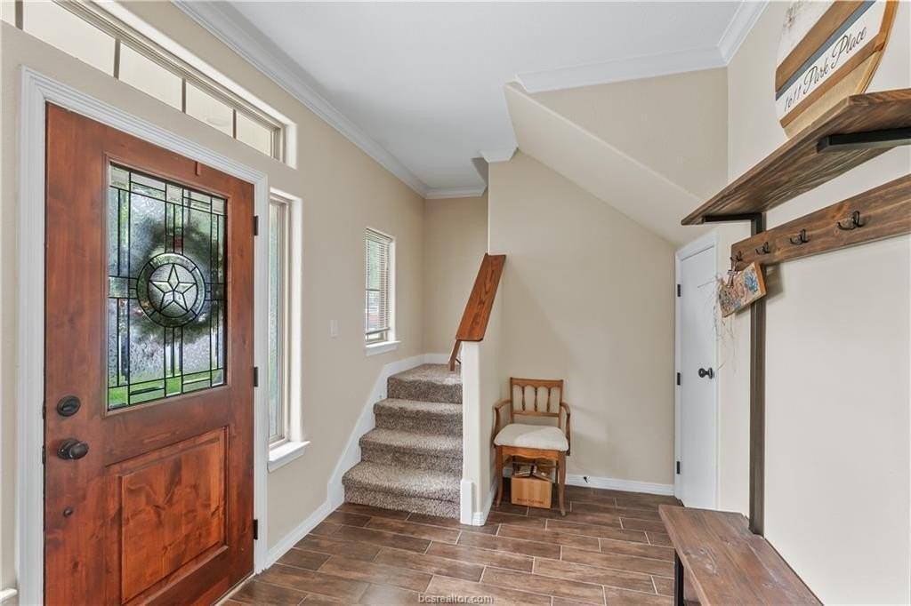 1611 Park Pl - Photo 4 of 28