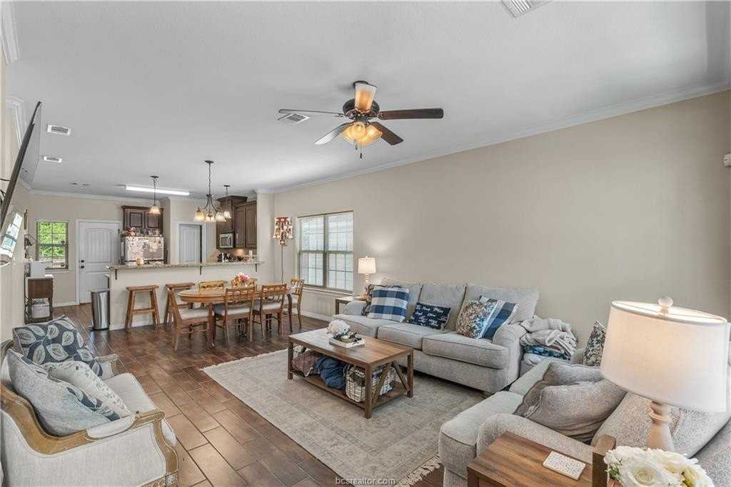 1611 Park Pl - Photo 5 of 28