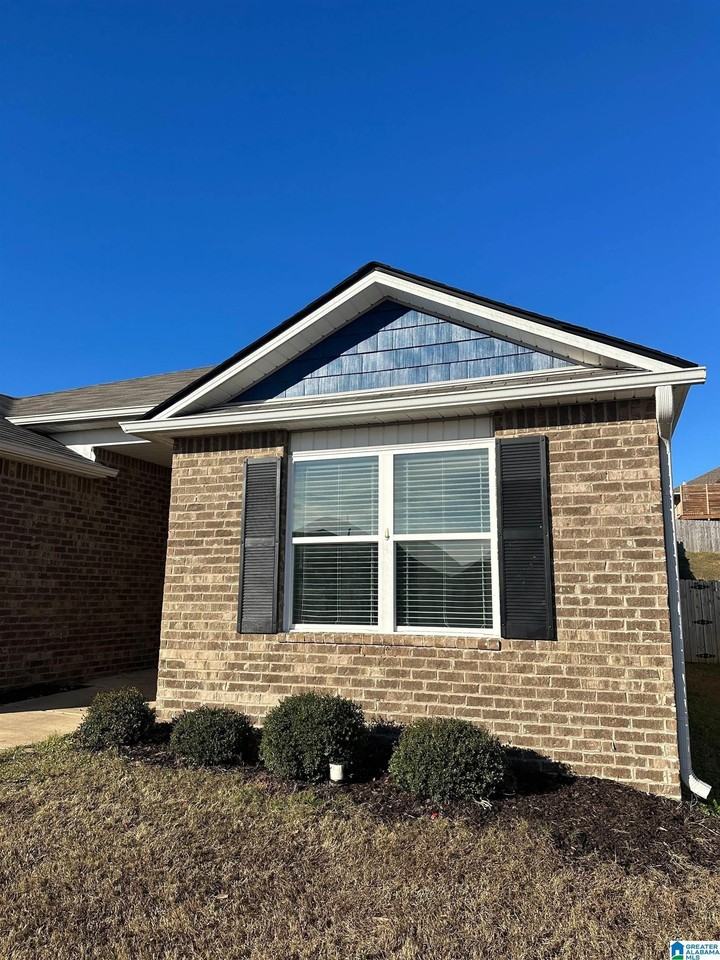 312 Center Field Dr - Photo 2 of 11