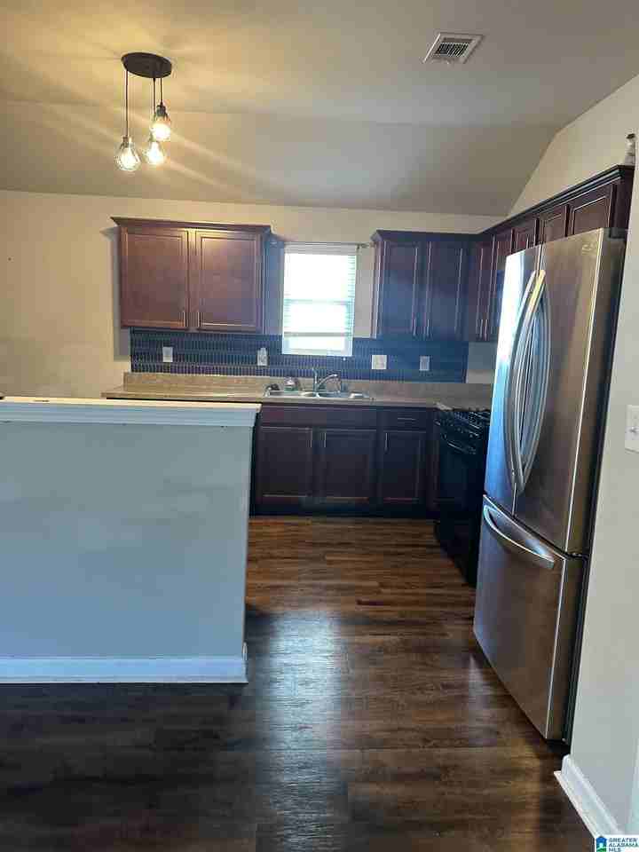 312 Center Field Dr - Photo 4 of 11