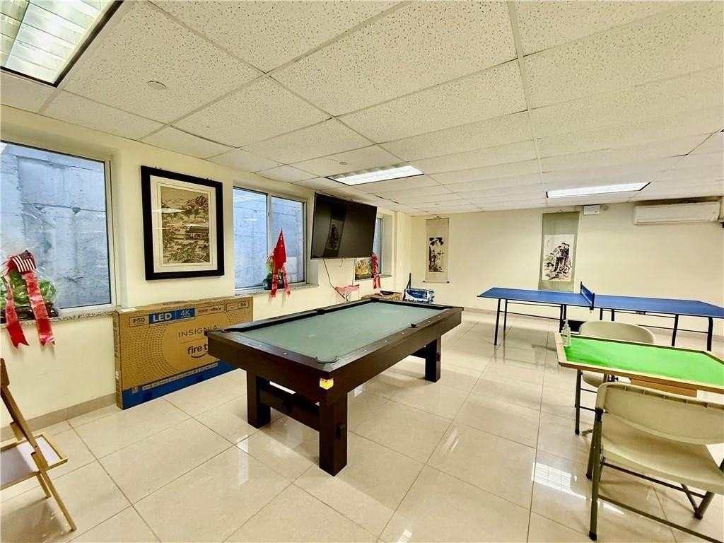 843 52nd St #LL - Photo 5 of 10