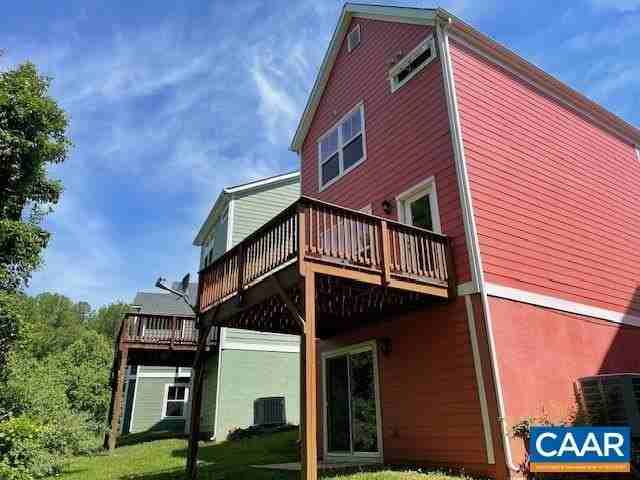 253 Huntley Ave - Photo 2 of 26