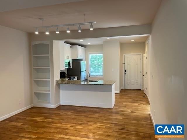 253 Huntley Ave - Photo 4 of 26