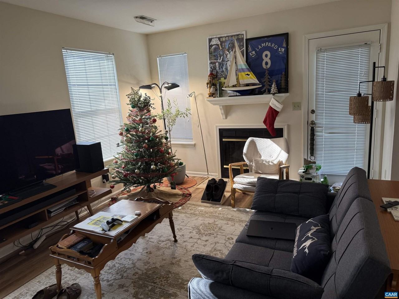 121 Birdwood Ct - Photo 7 of 15