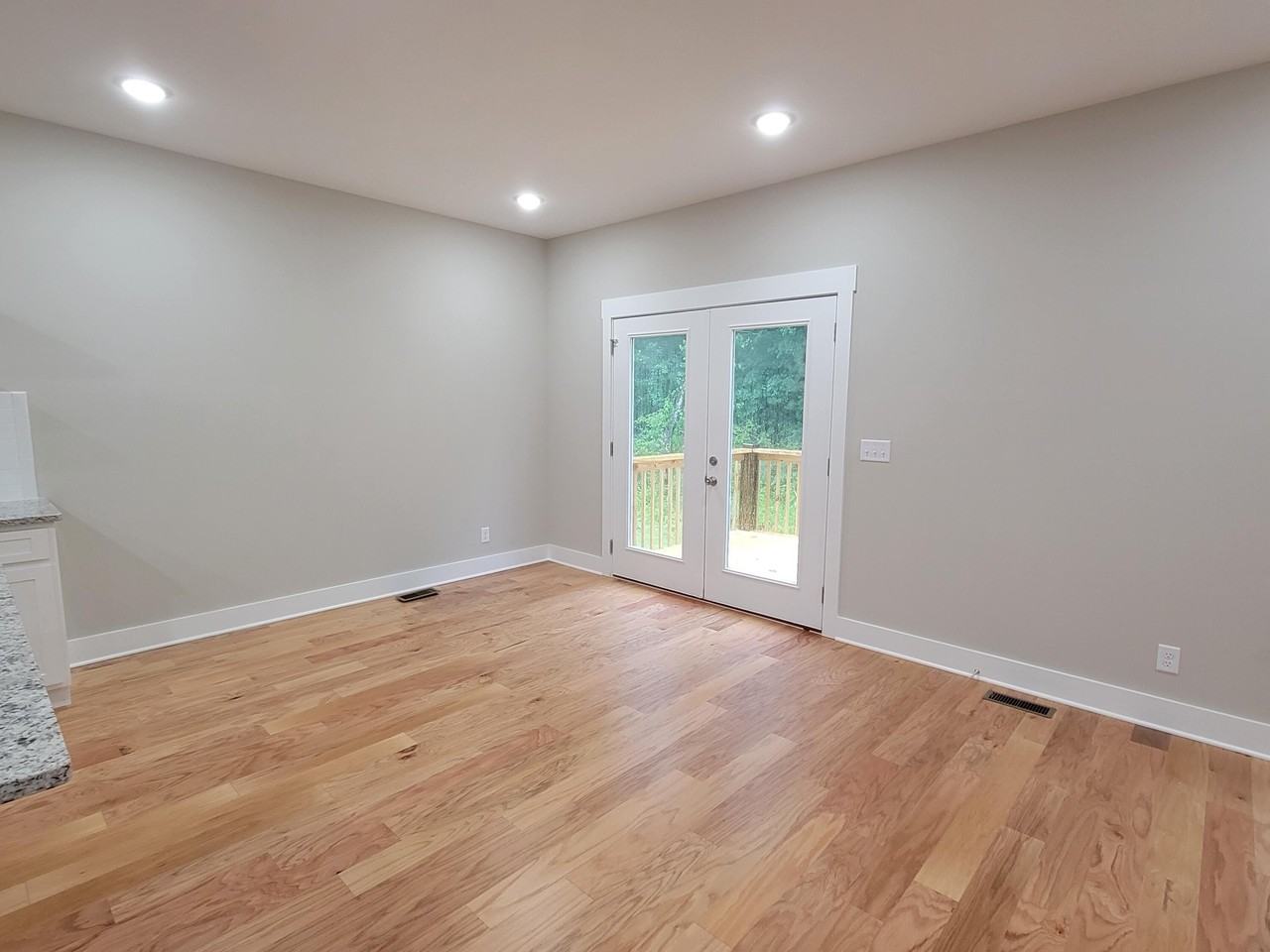 8476 Old Cleveland Pike - Photo 5 of 32