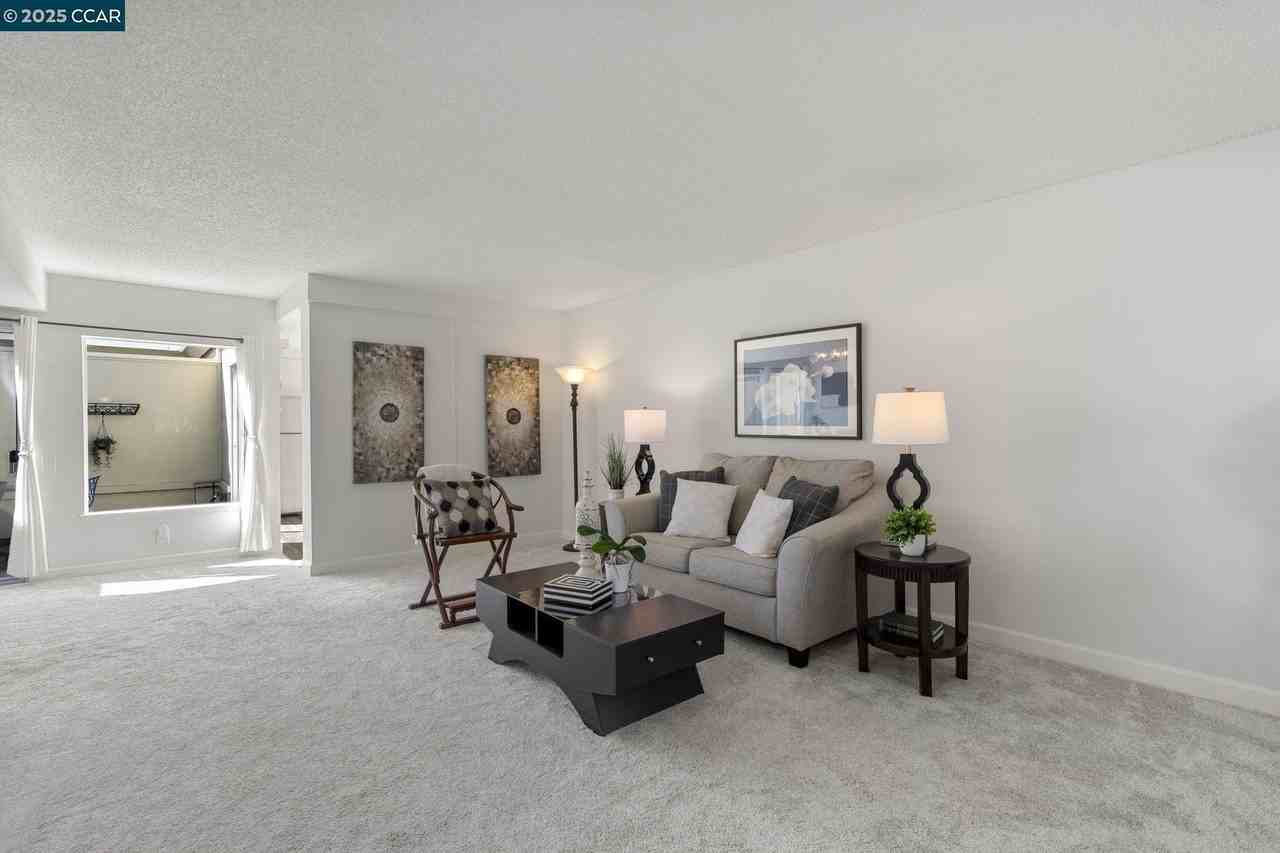 2017 Pine Knoll Dr Unit 4 #4 - Photo 6 of 21