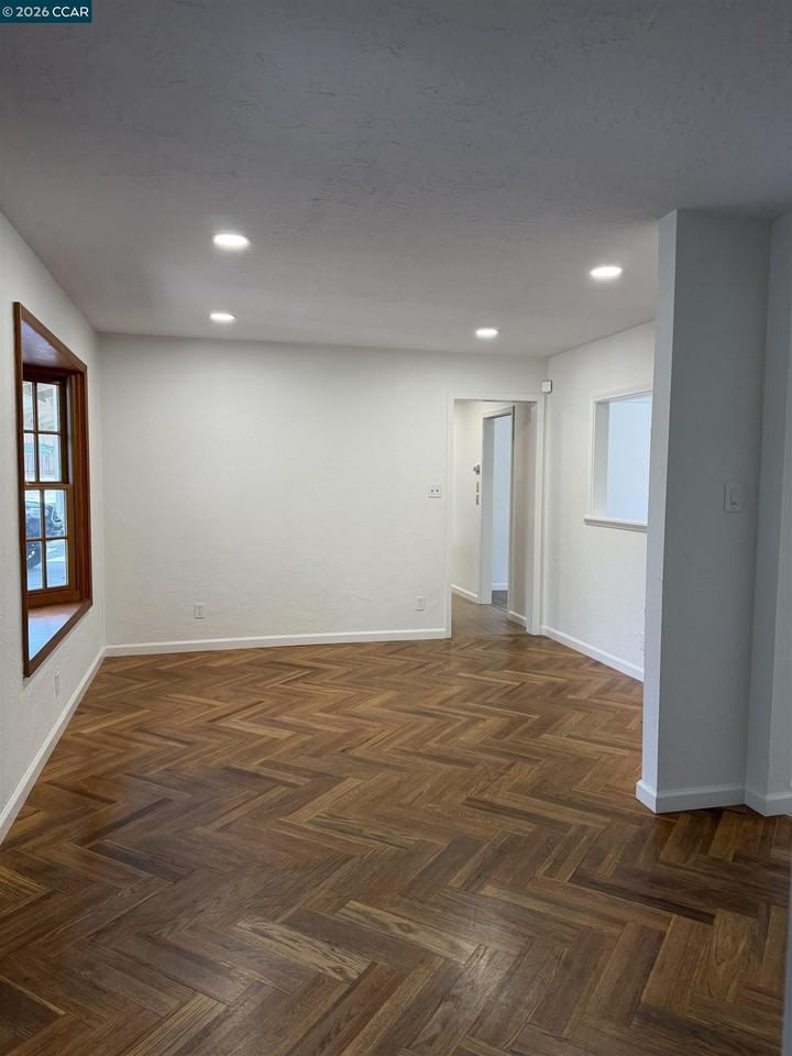 2994 Roundhill Rd - Photo 6 of 27