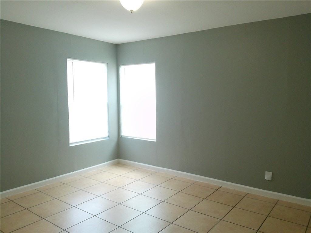 4330 Spring St - Photo 7 of 14