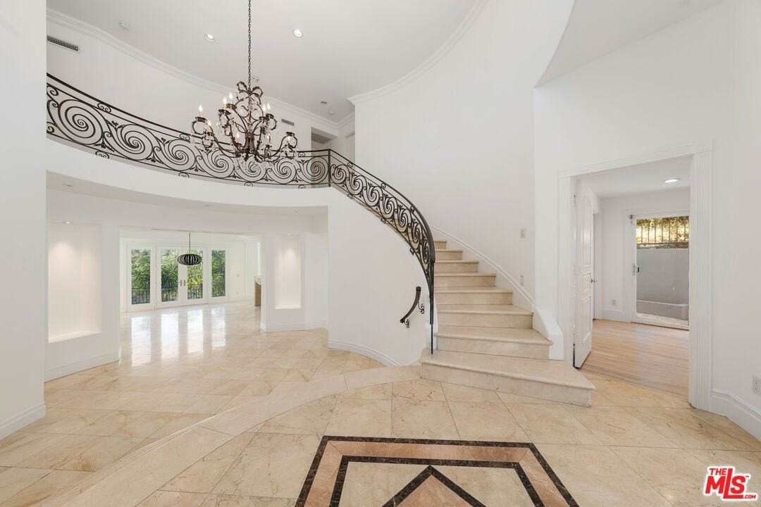 1425 N Tigertail Rd - Photo 4 of 28