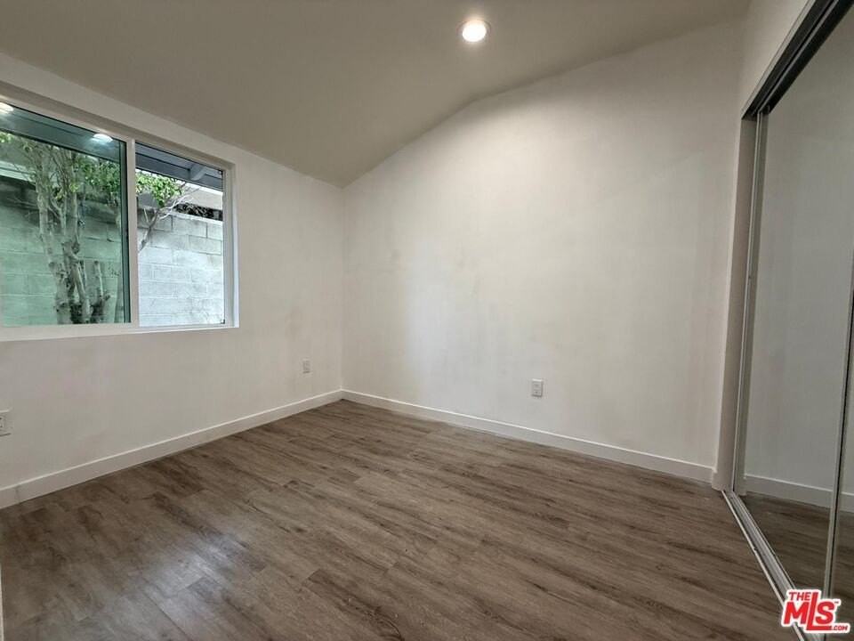 7006 Encino Ave - Photo 4 of 10