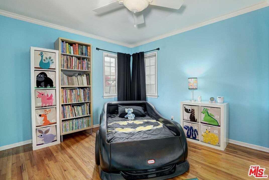 11333 Culver Blvd - Photo 4 of 8