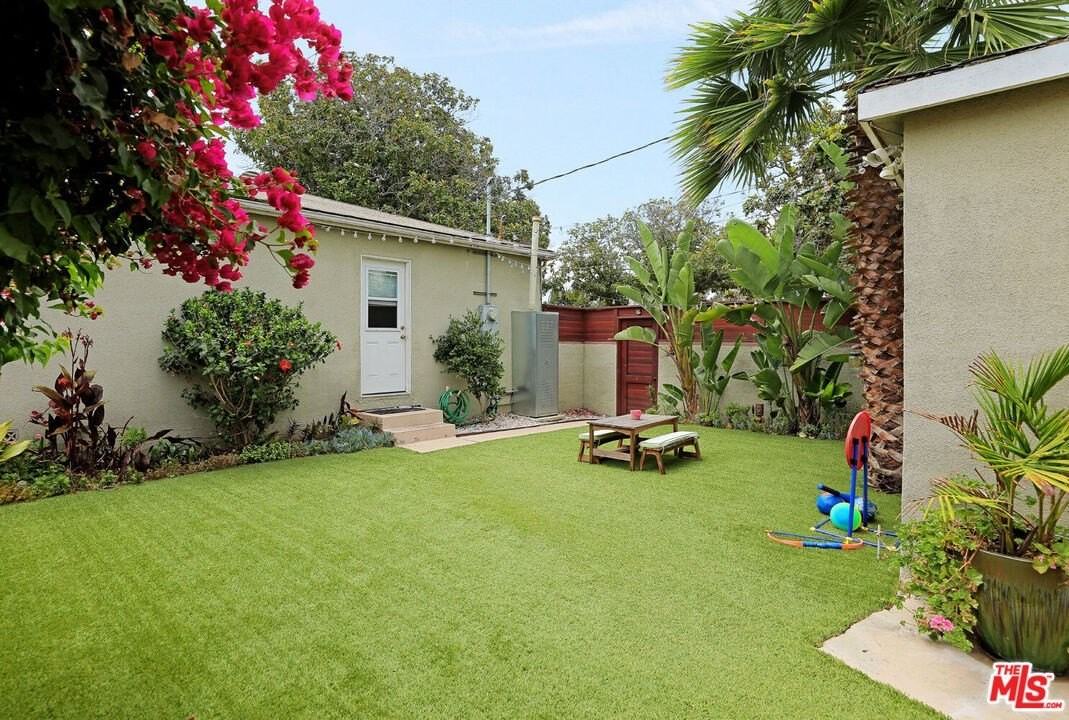 11333 Culver Blvd - Photo 7 of 8