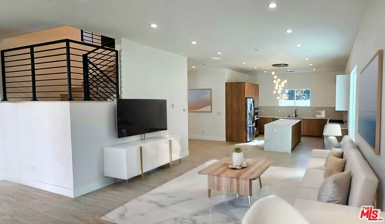 15224 W Holyland Dr - Photo 2 of 21