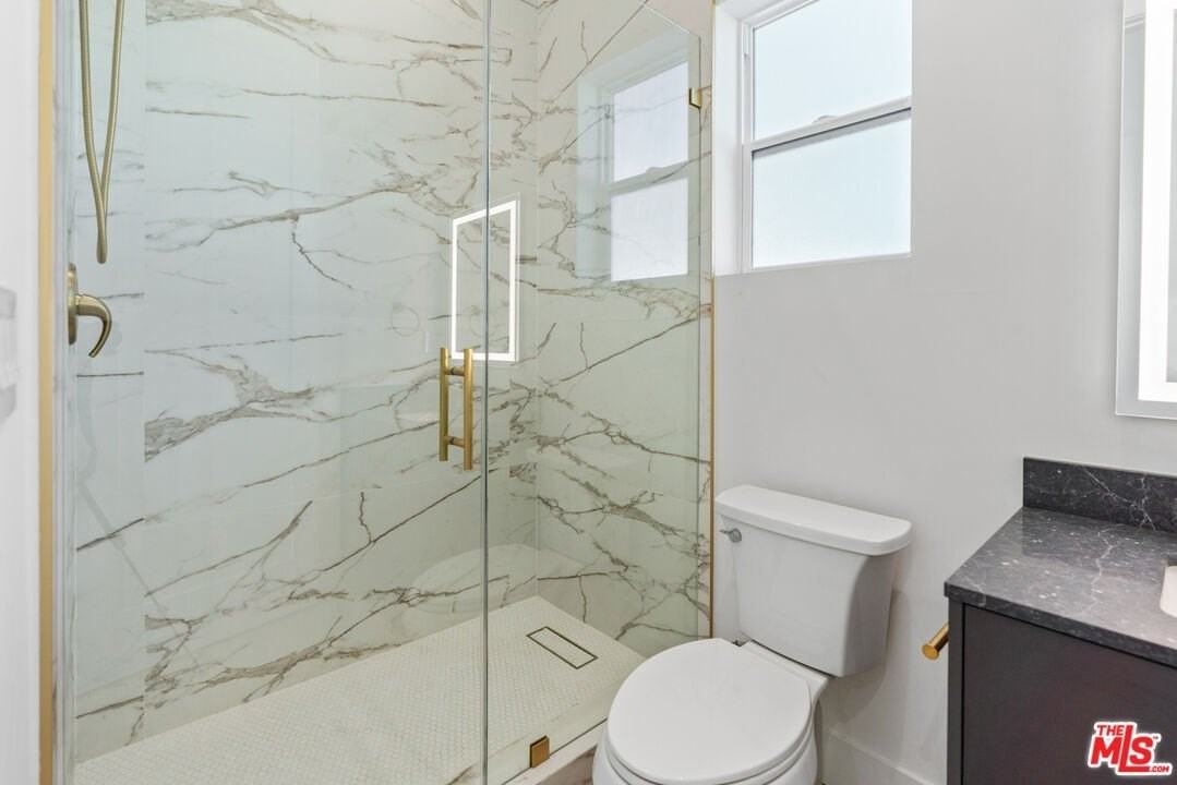 15224 W Holyland Dr - Photo 6 of 21