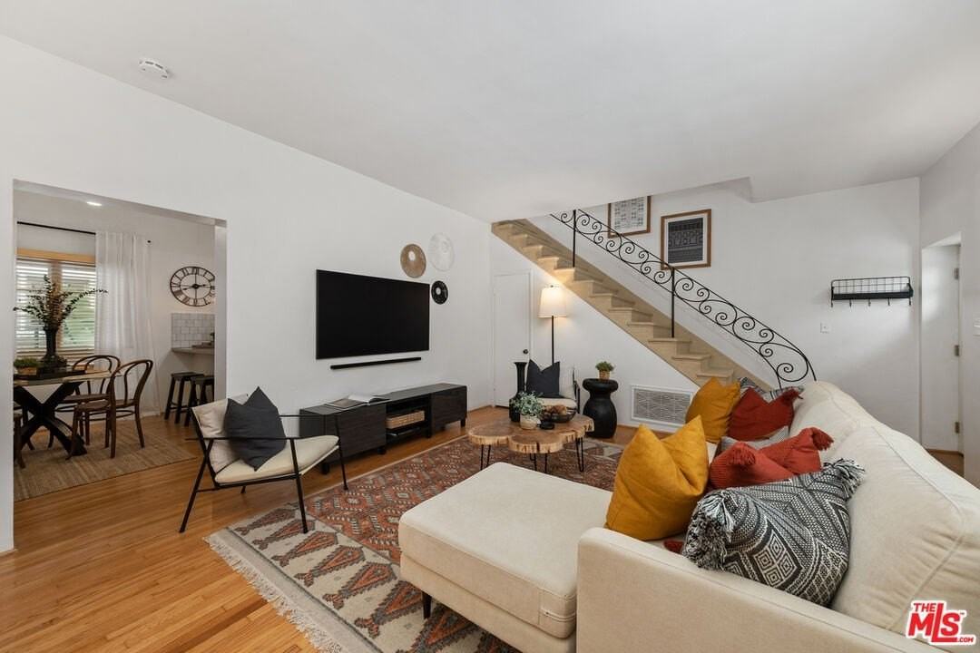 464 N Harper Ave - Photo 3 of 29