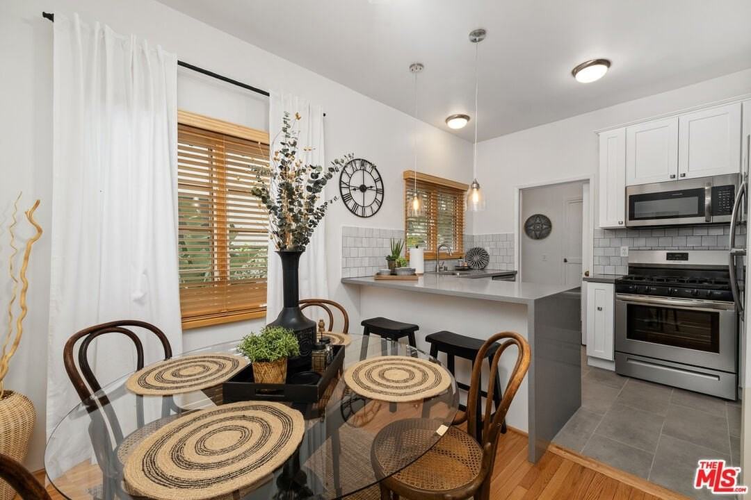 464 N Harper Ave - Photo 5 of 29