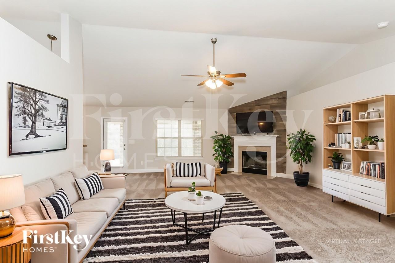 231 River Crest Cir N - Photo 3 of 19