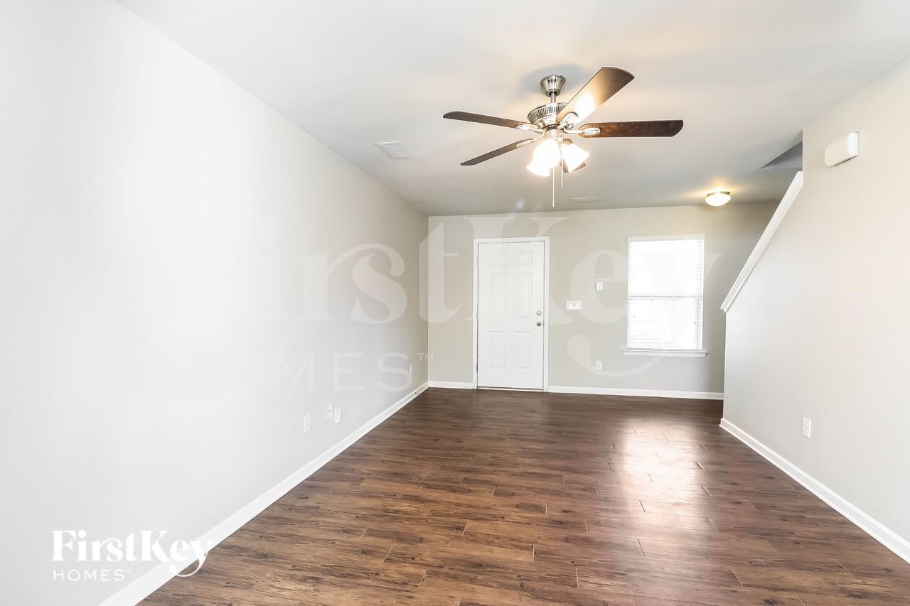 901 Waterspout Way - Photo 3 of 19