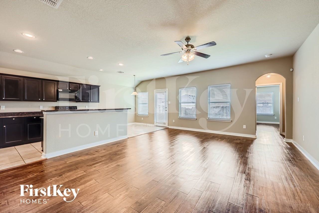 3613 Cayman Dr - Photo 5 of 28