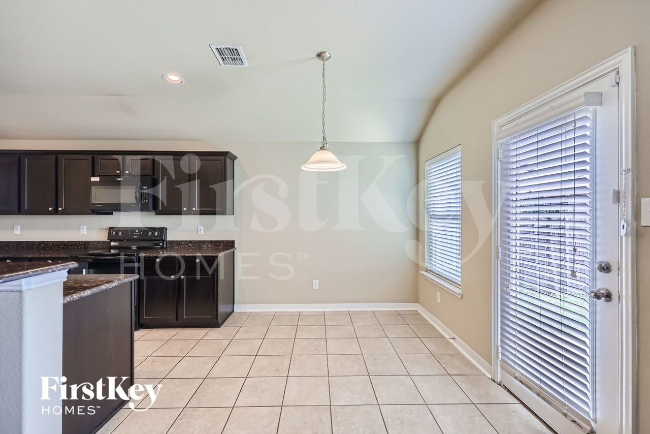 3613 Cayman Dr - Photo 7 of 28