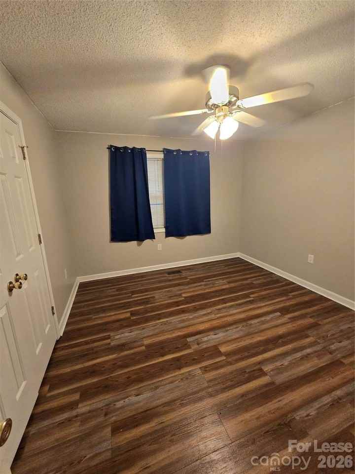 757 Firecrest St Se - Photo 3 of 9