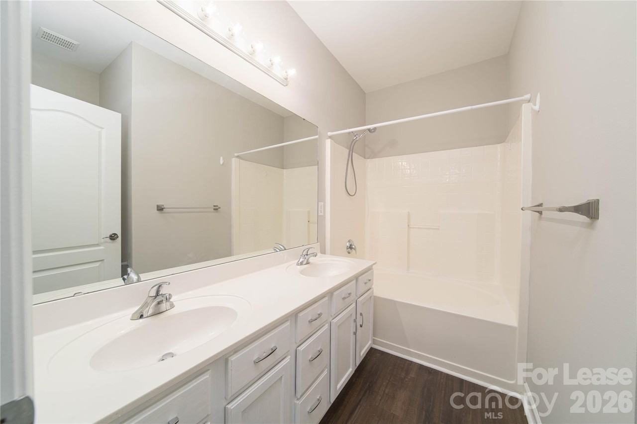 108 Southsquare Row - Photo 6 of 10