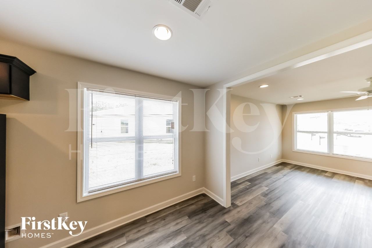 120 Castlebar Cir - Photo 7 of 15