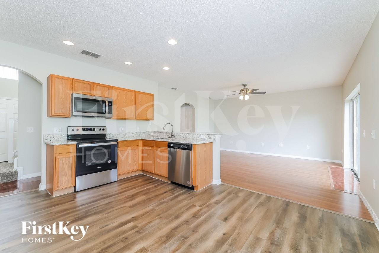 912 Cumbran Ln - Photo 5 of 15