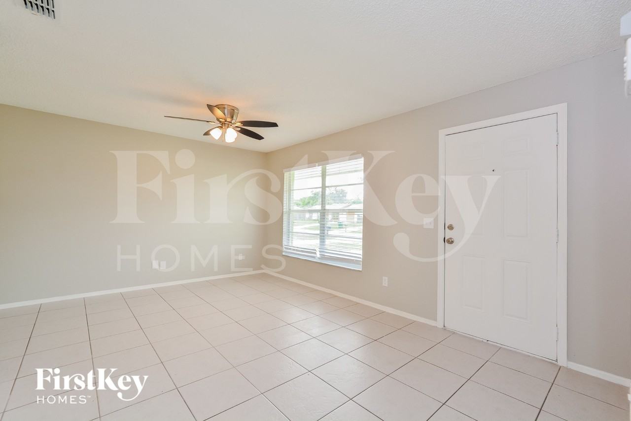 2927 Arrendonda Dr - Photo 2 of 15