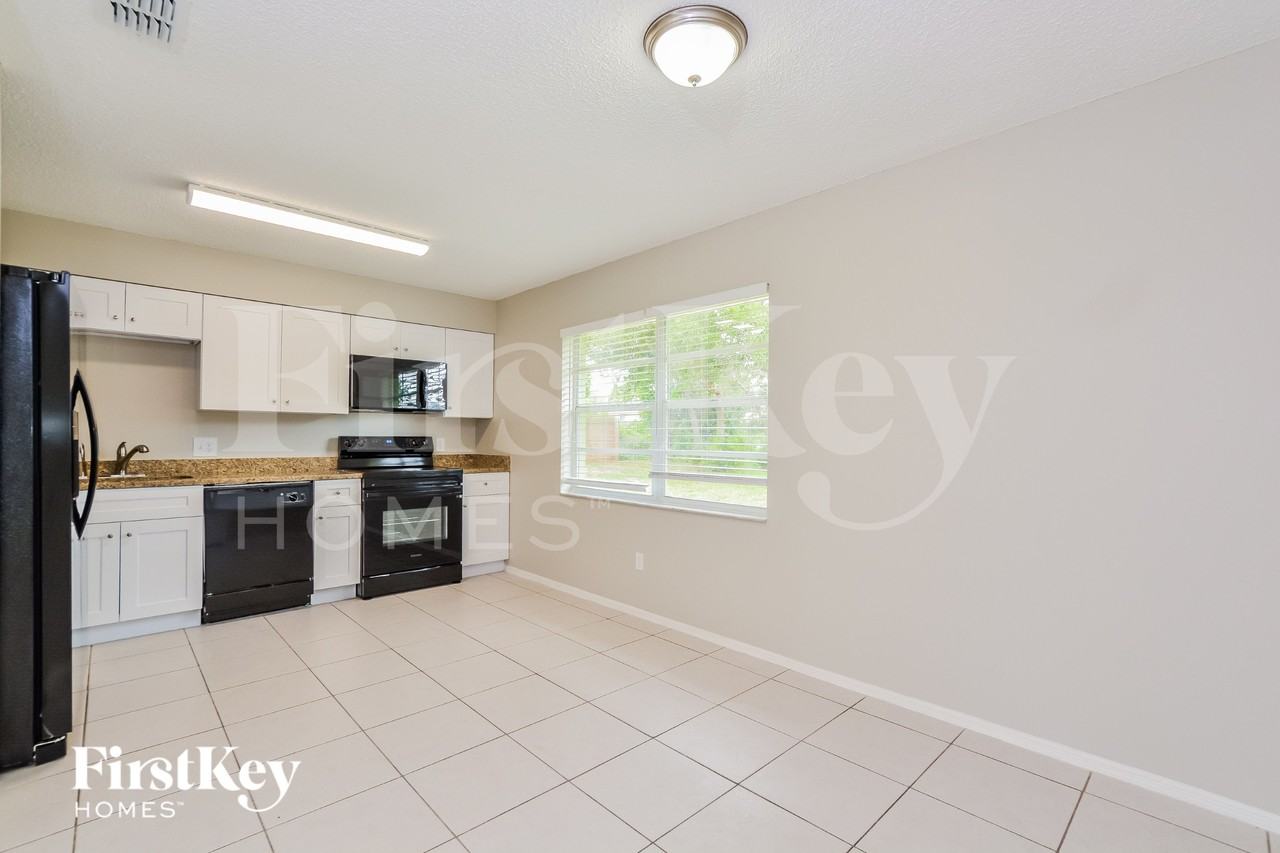 2927 Arrendonda Dr - Photo 4 of 15