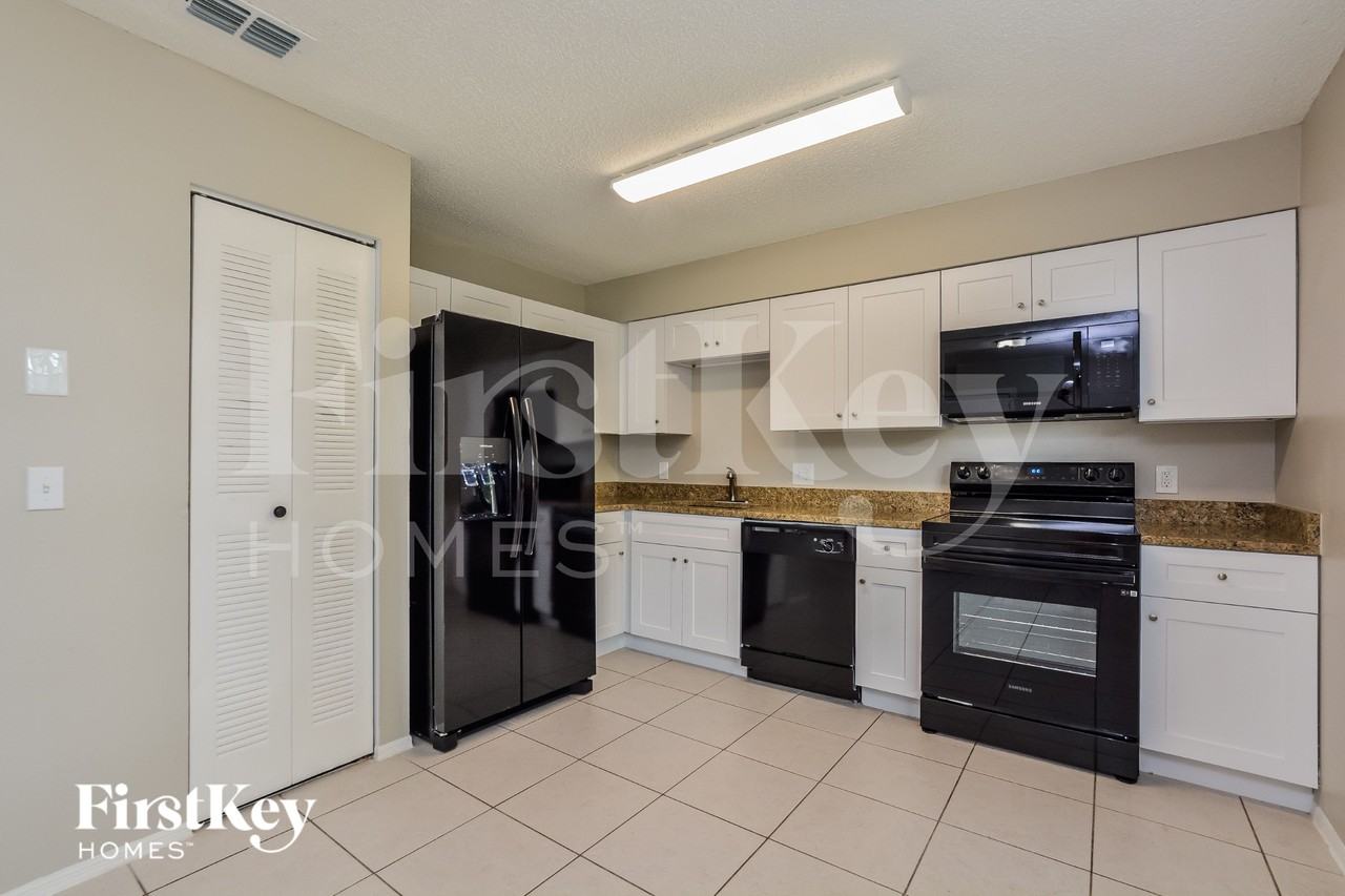 2927 Arrendonda Dr - Photo 5 of 15