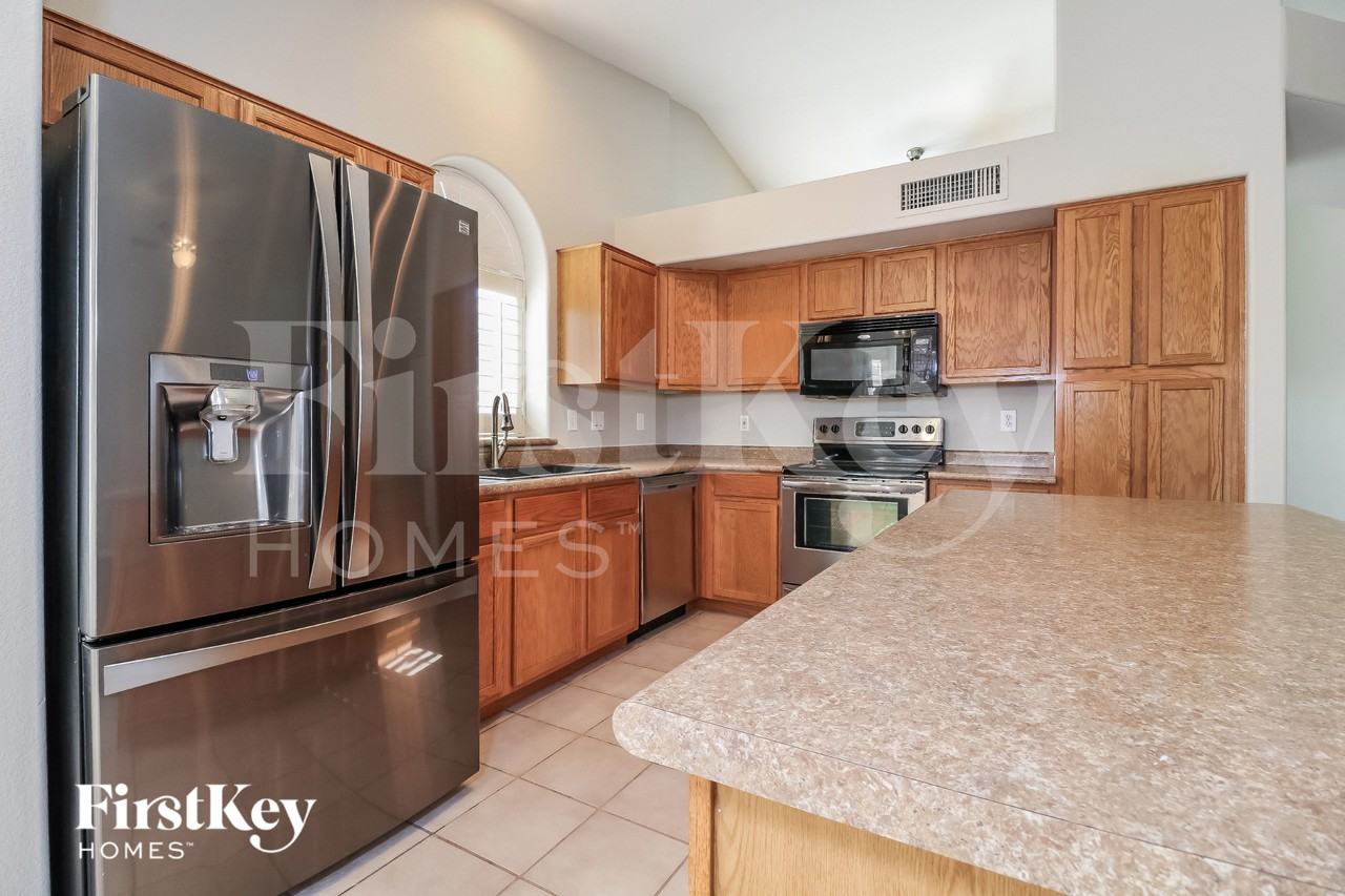 12340 W Virginia Ave - Photo 7 of 15