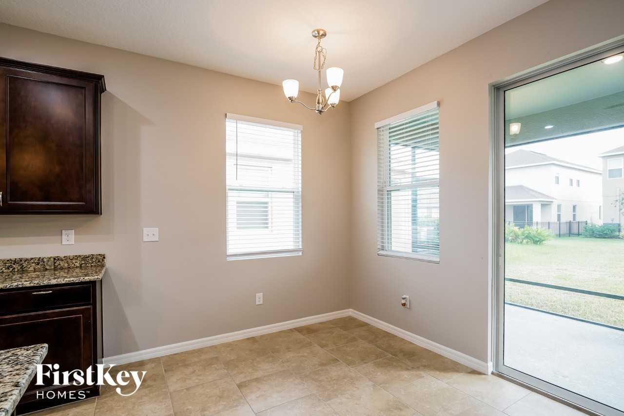 7517 Lantern Park Ave - Photo 5 of 15