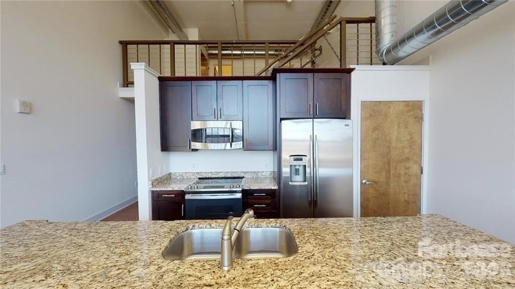 715 N Graham St #305 - Photo 3 of 14