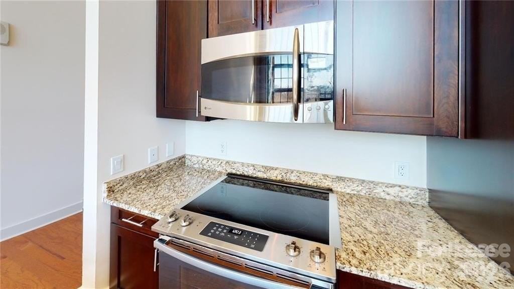 715 N Graham St #305 - Photo 4 of 14