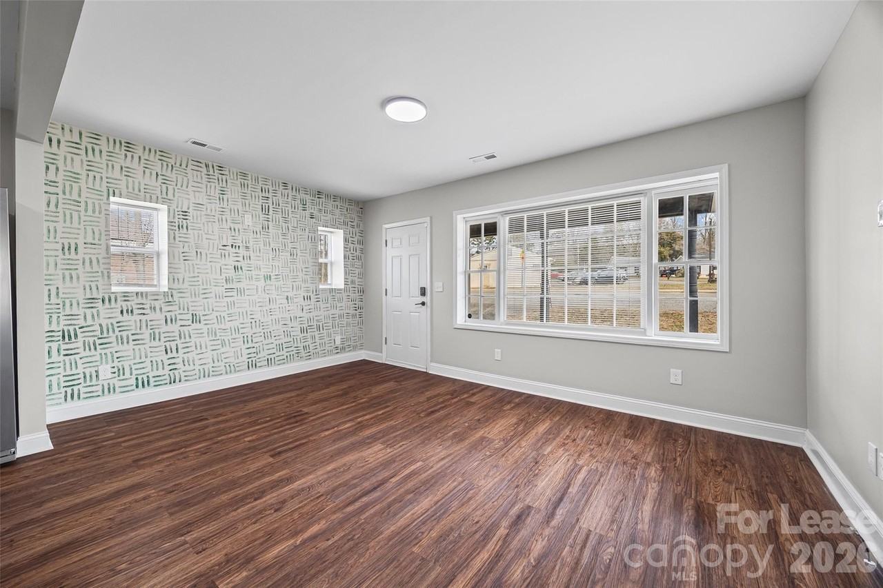 1235 Bradford Heights Rd - Photo 6 of 26