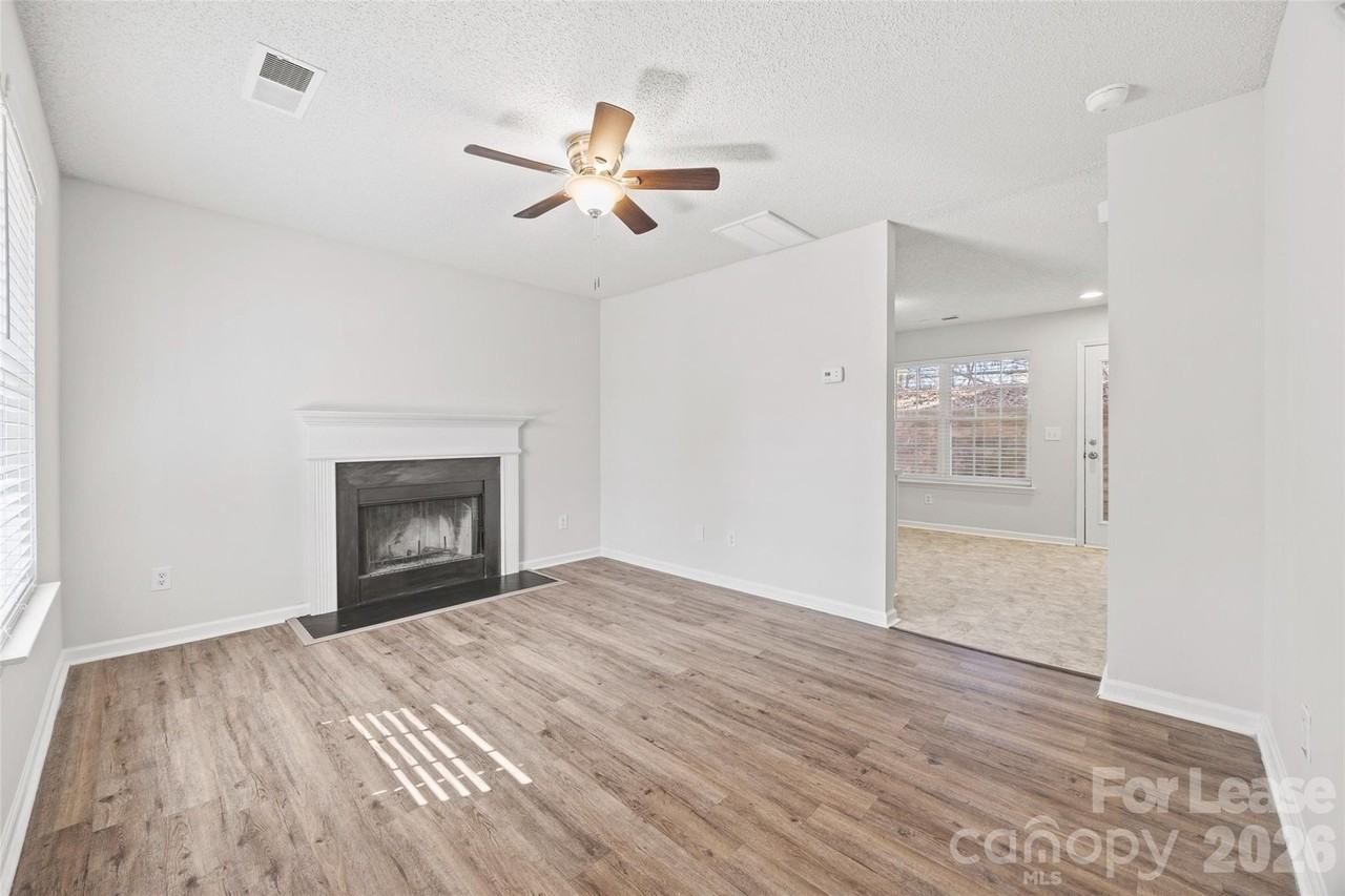 1411 Swaying Branch Ln - Photo 4 of 29