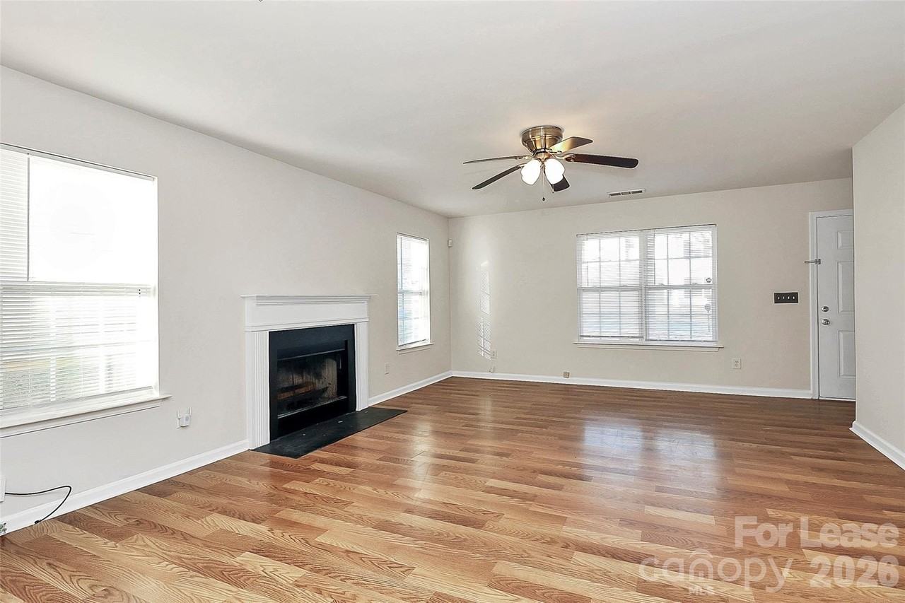 2134 Cindy Creek Ln - Photo 3 of 21