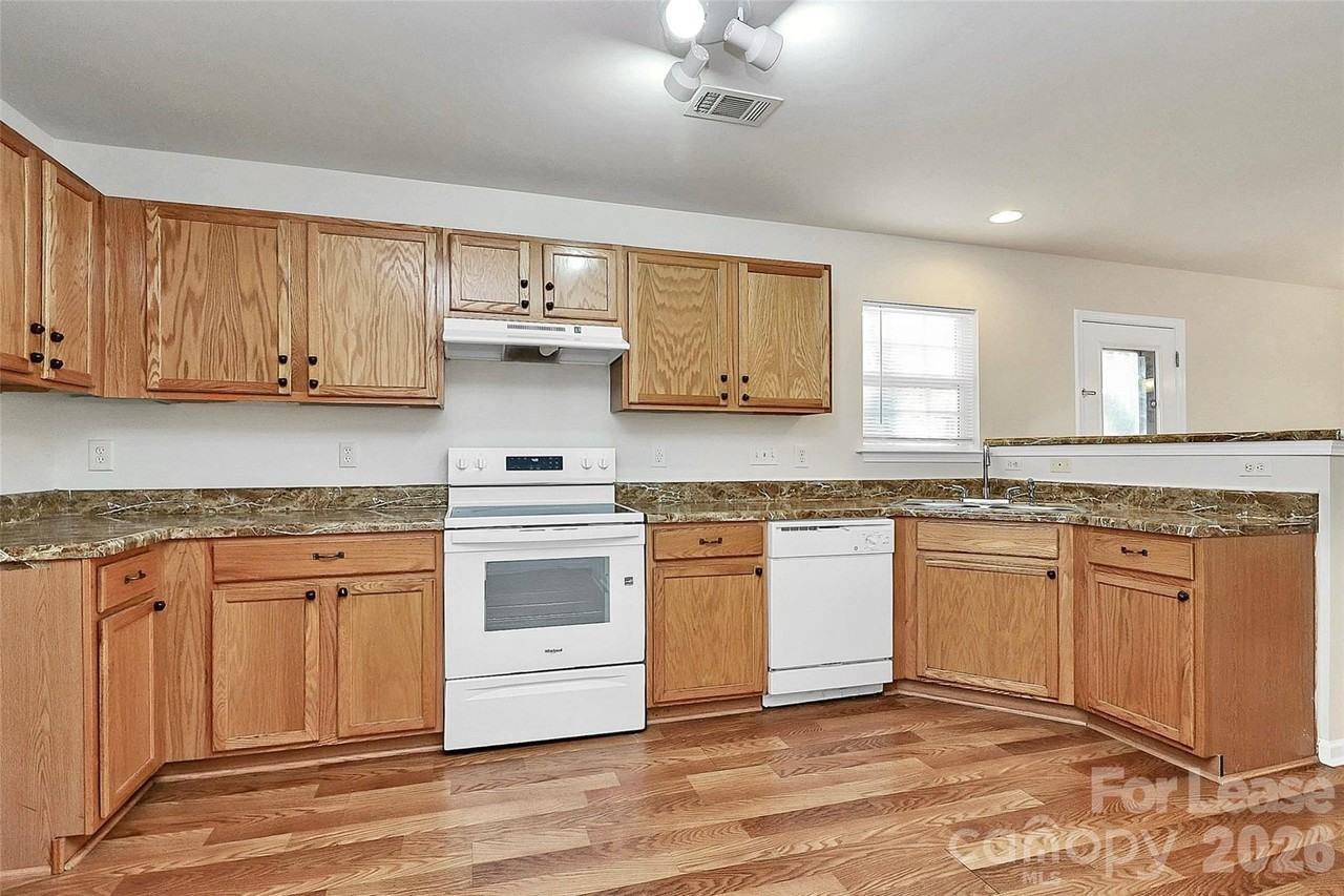 2134 Cindy Creek Ln - Photo 6 of 21