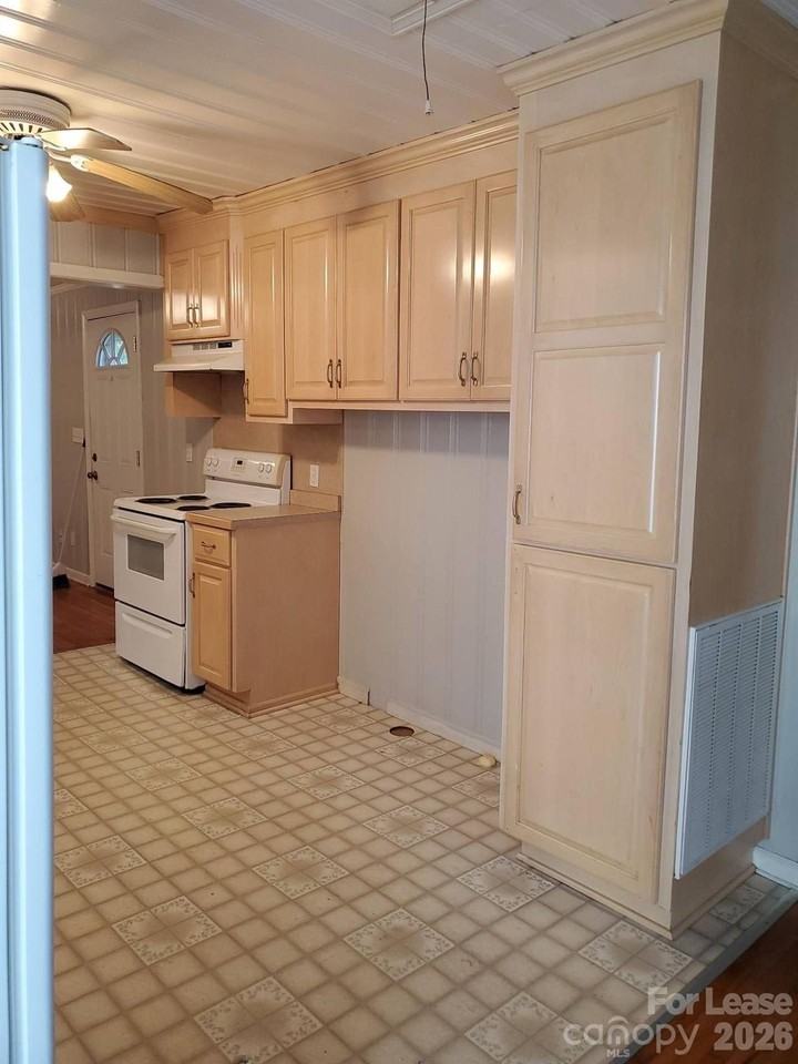 1506 Wayside Dr Unit 3 #3 - Photo 7 of 19