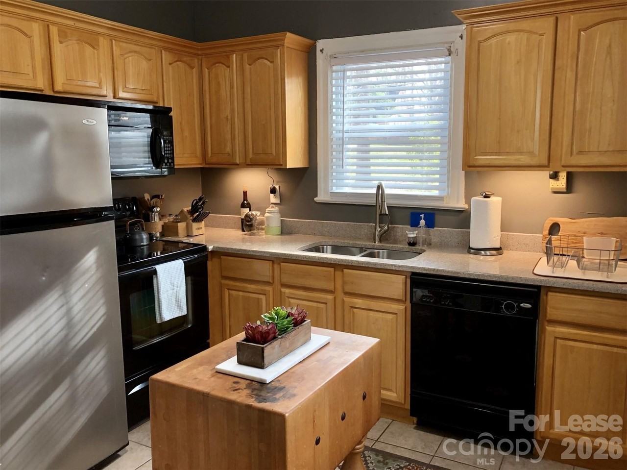 3235 Archdale Dr - Photo 6 of 14