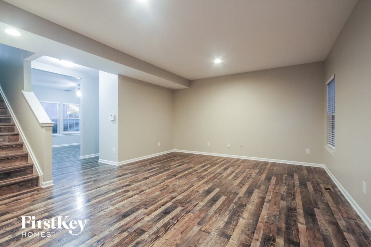 8305 Wheatfield Dr - Photo 3 of 15