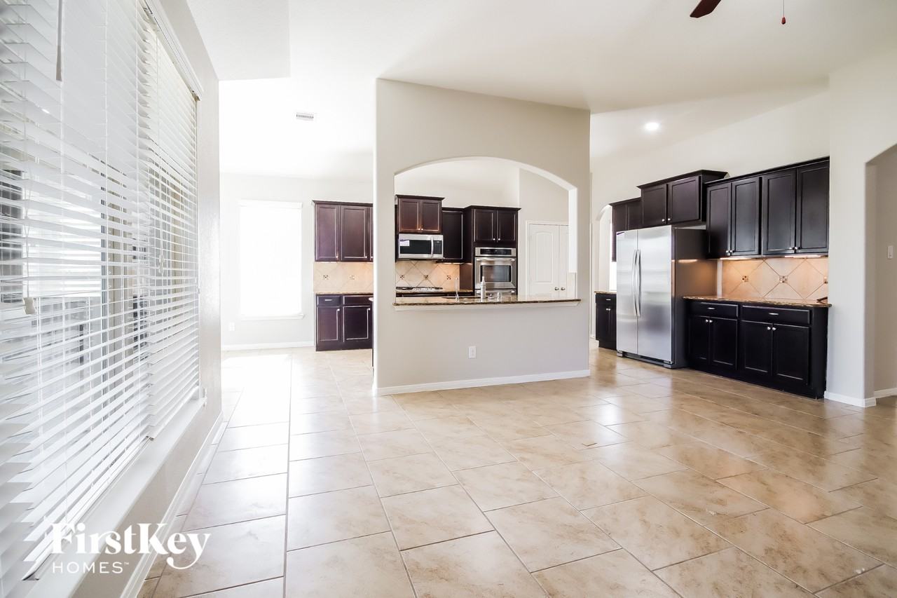 18030 Dorman Draw Ln - Photo 2 of 15