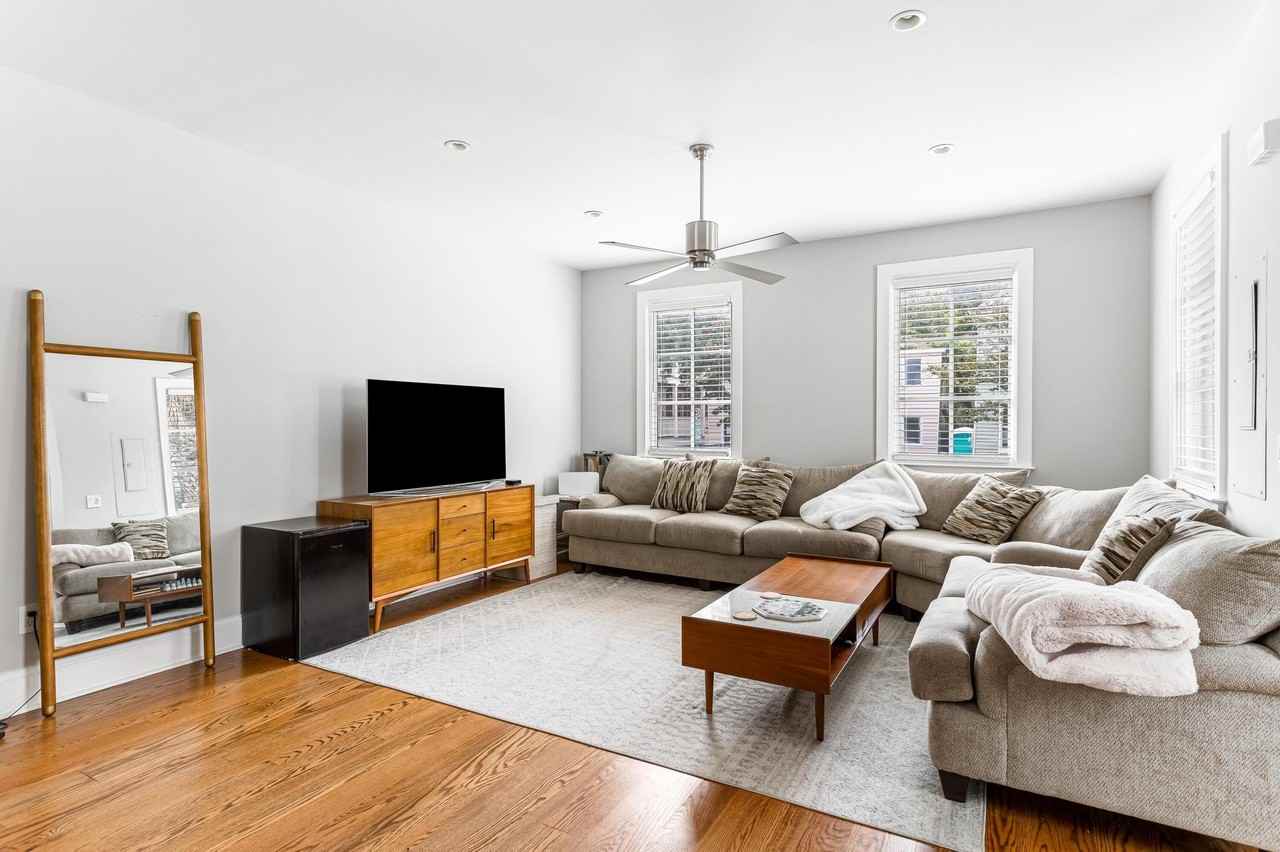 26 Cannon St Apt A #A - Photo 4 of 31