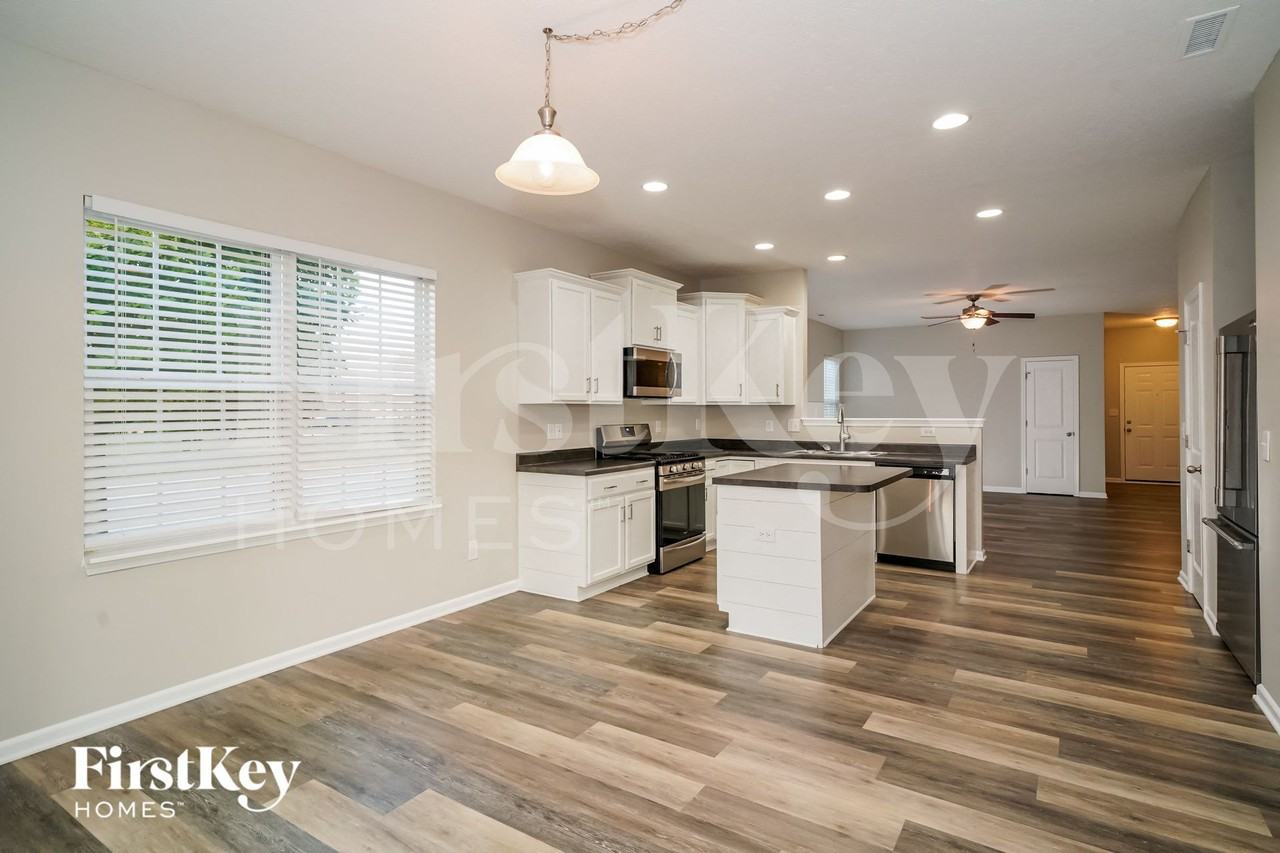 2407 Twinleaf Dr - Photo 4 of 15