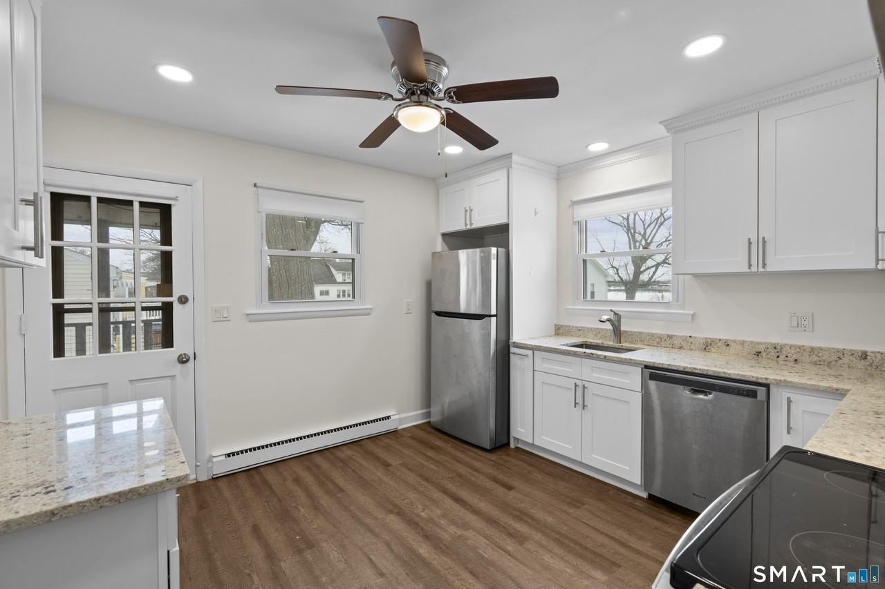 110 Burwood Ave Unit 2 #2 - Photo 4 of 23